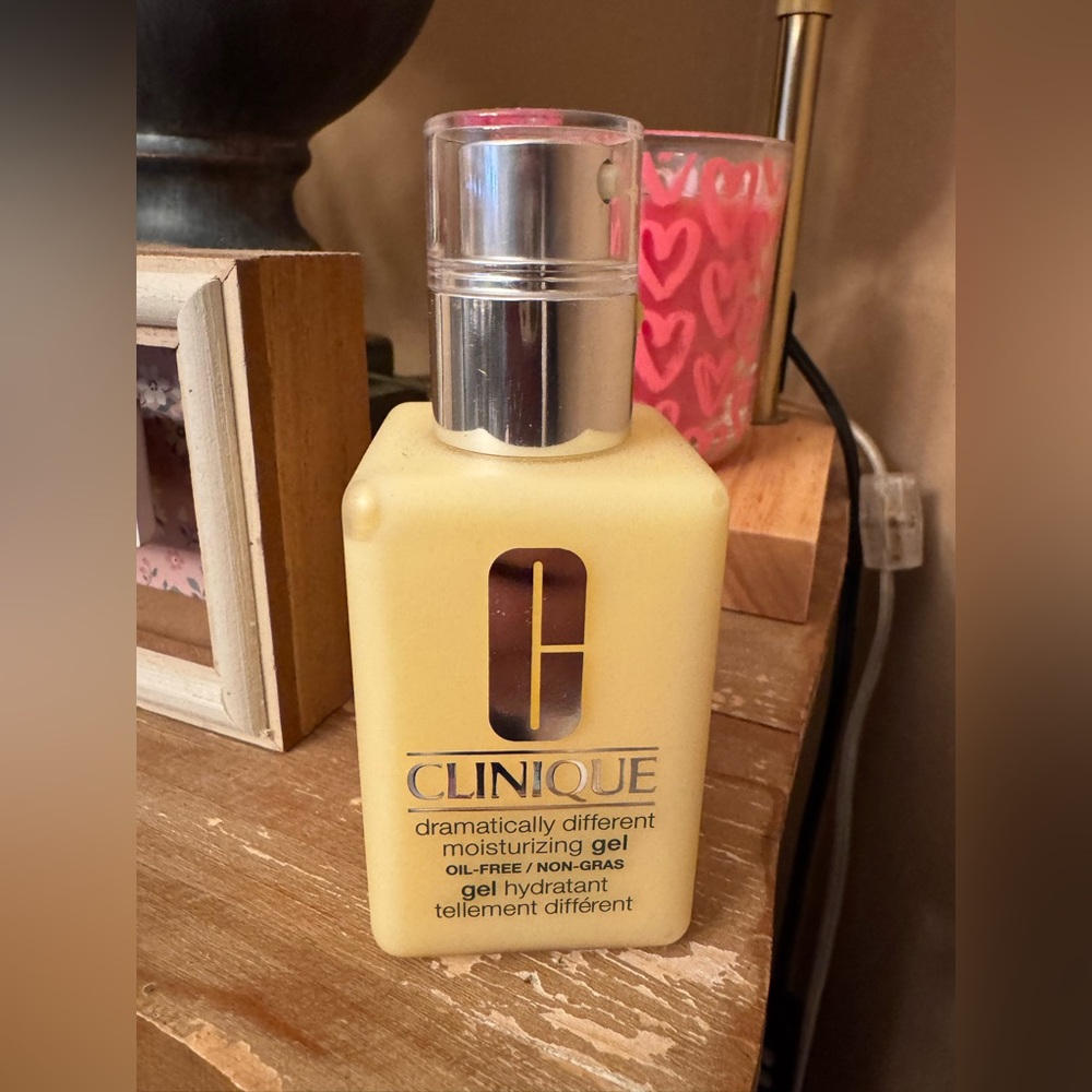 Clinique Hydrating Gel in Yellow Bottle